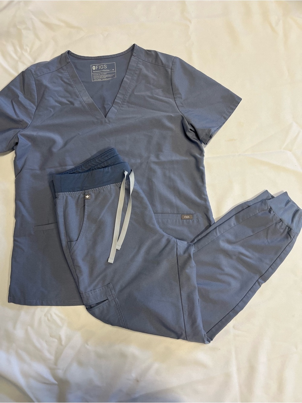 FIGS scrub set in vapor blue